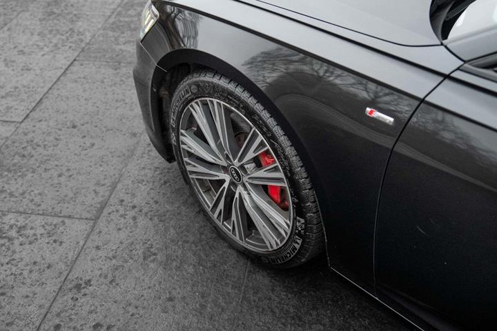 Sort Audi A6 fra 2020