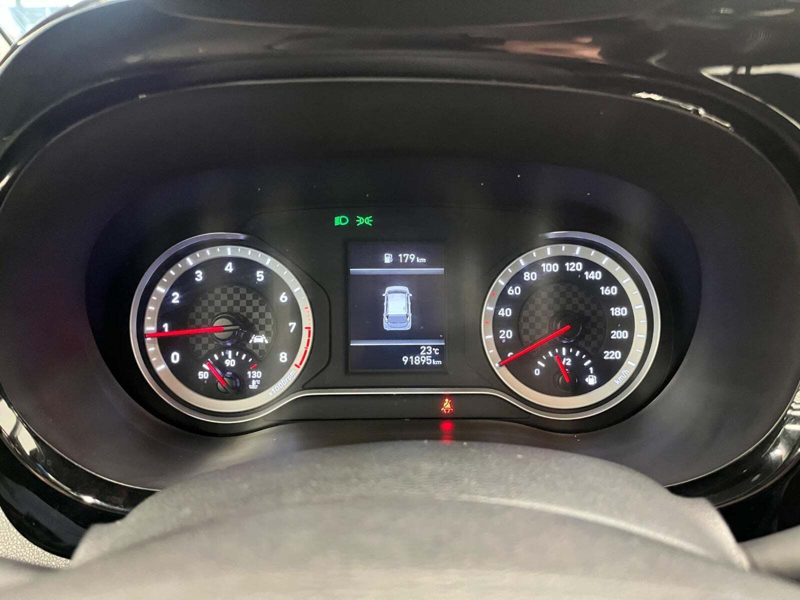 Rød Hyundai i10 fra 2021