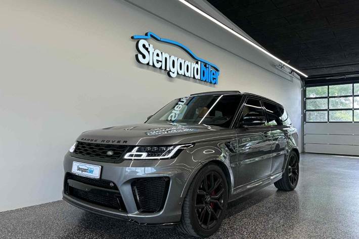 Grå Land Rover Range Rover sport fra 2019 set udefra