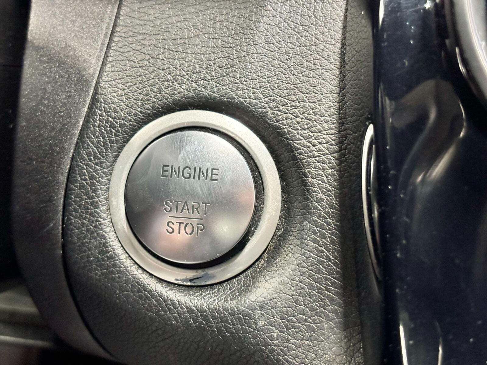 Sort Mercedes C200 fra 2015