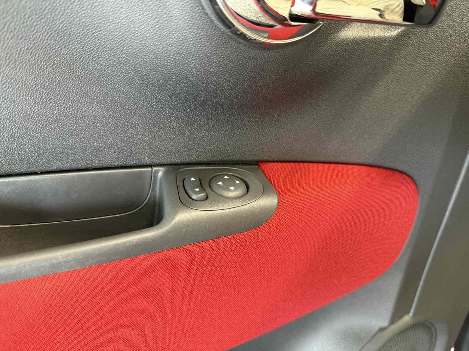 Rød Fiat 500 fra 2017