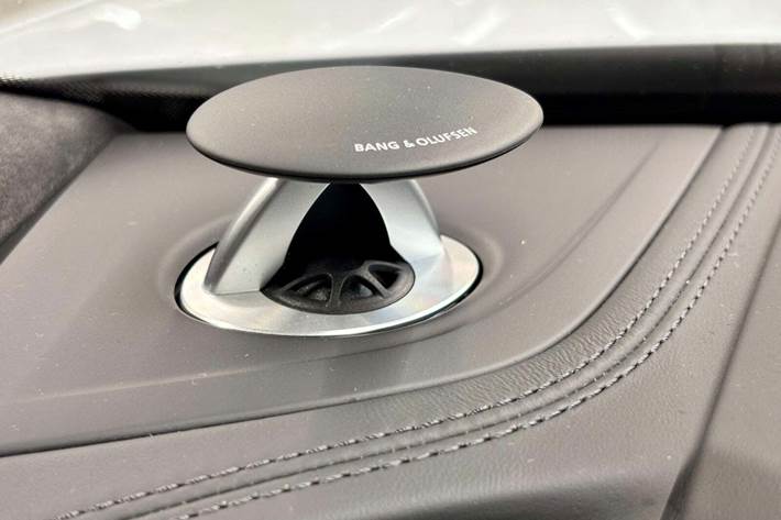 Hvid Audi RS Q8 fra 2020