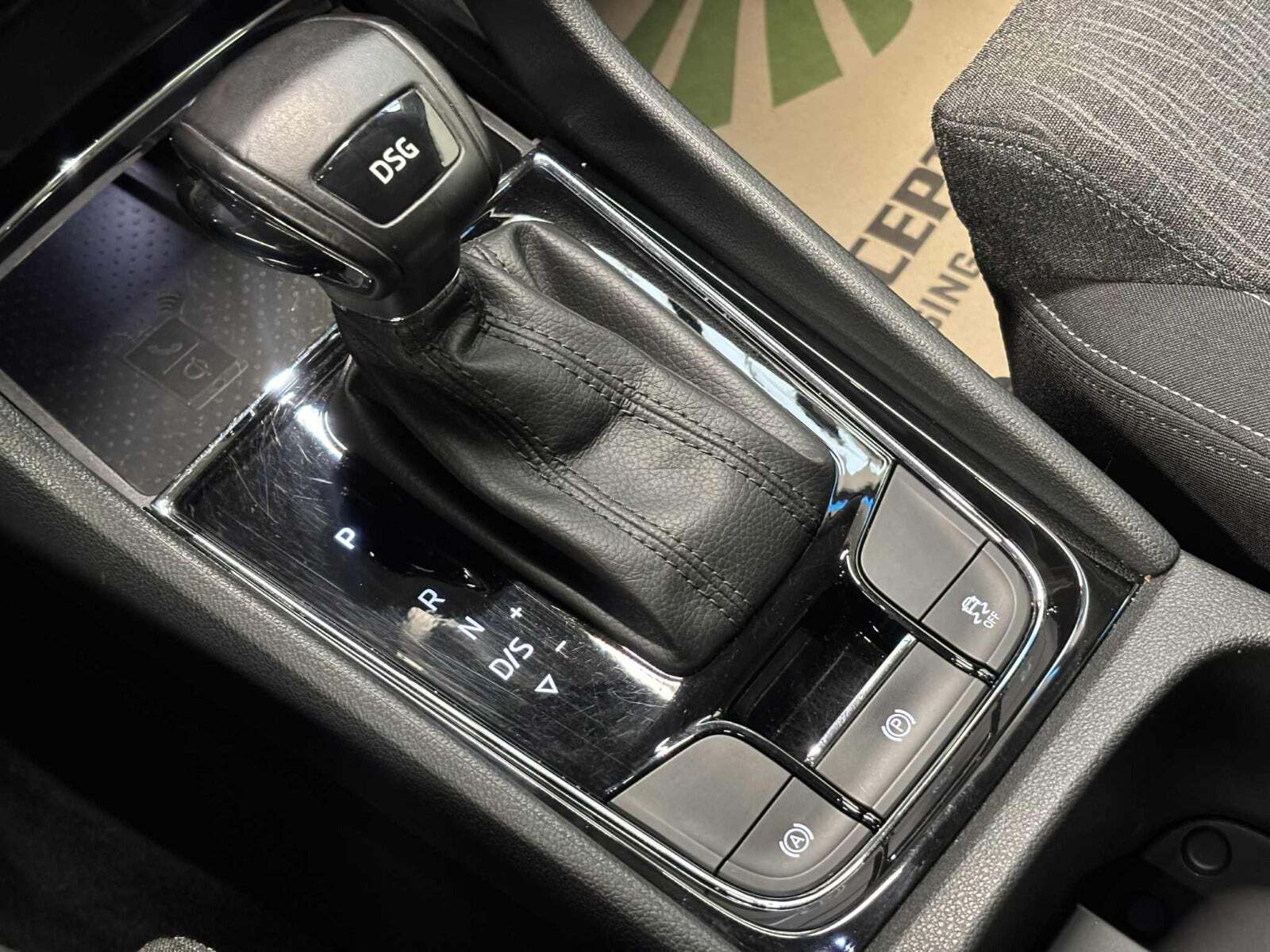 Hvid Skoda Karoq fra 2018