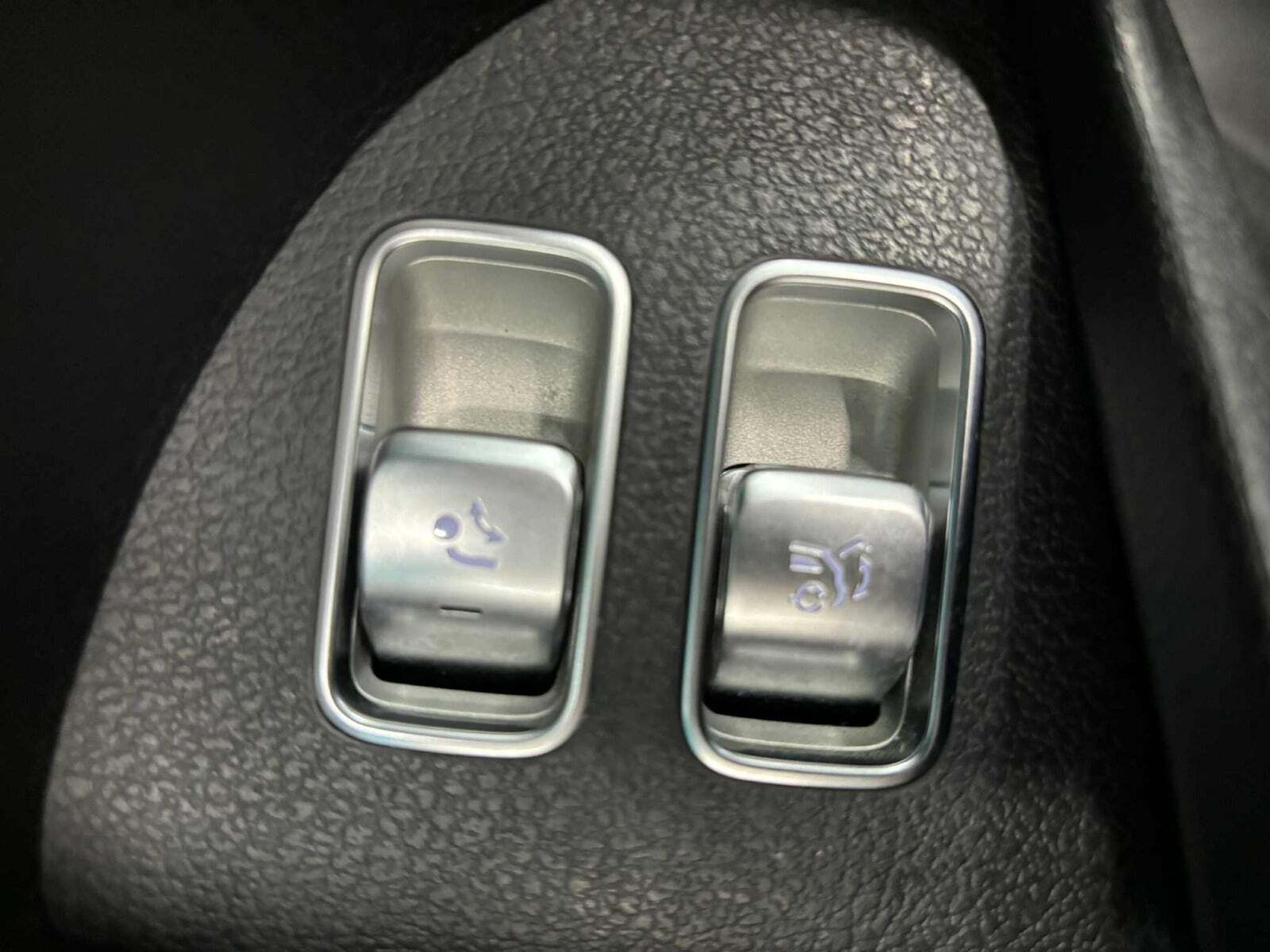 Grå Mercedes GLE350 d fra 2020