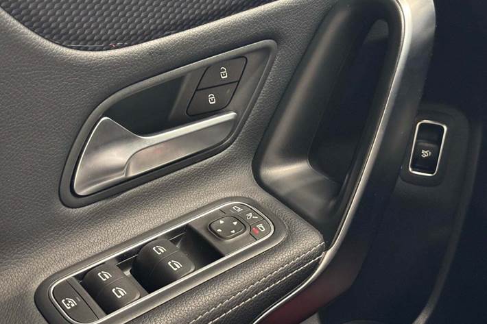 Sort Mercedes A200 fra 2020