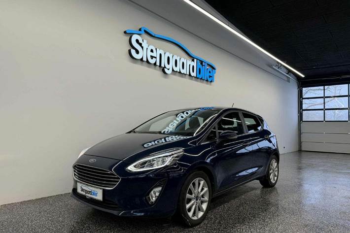 Blå Ford Fiesta fra 2018 set udefra