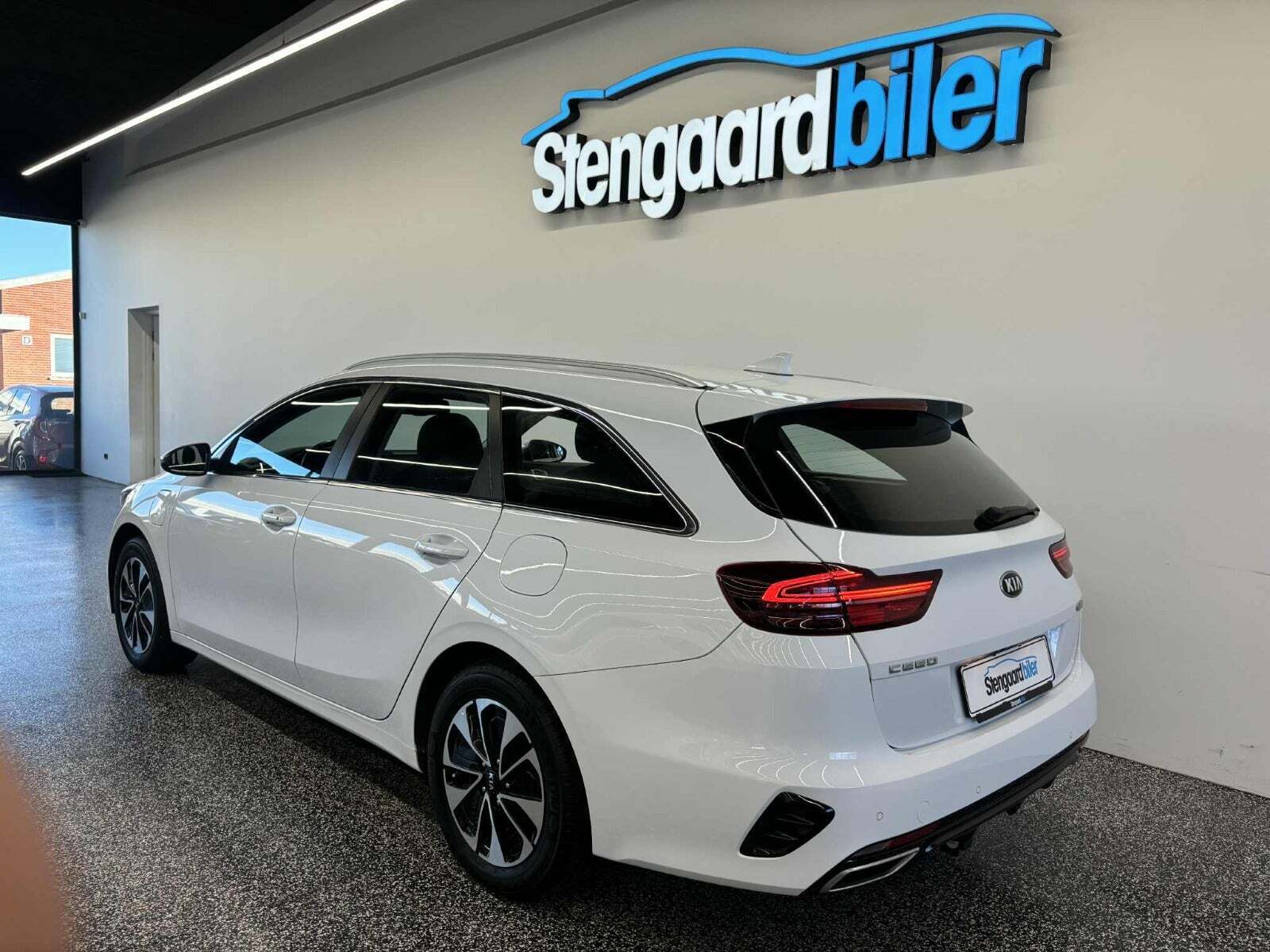 Kia Ceed 1,6 PHEV Prestige SW DCT