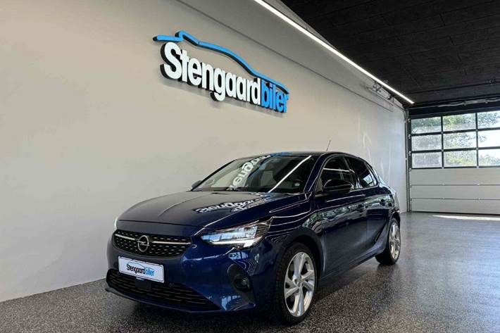 Blå Opel Corsa fra 2020