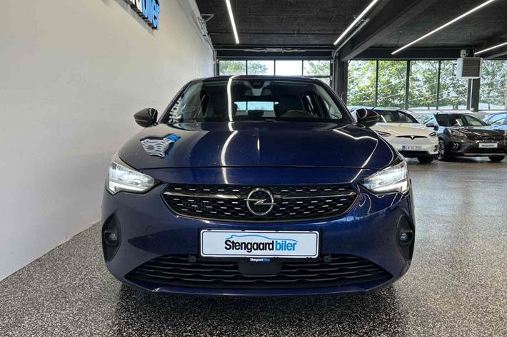 Blå Opel Corsa fra 2020