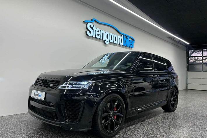 Sort Land Rover Range Rover sport fra 2021 set udefra