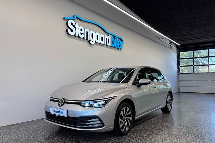 Rød VW Golf VIII fra 2021