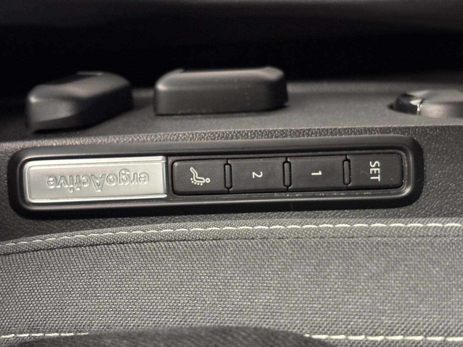 Rød VW Golf VIII fra 2021