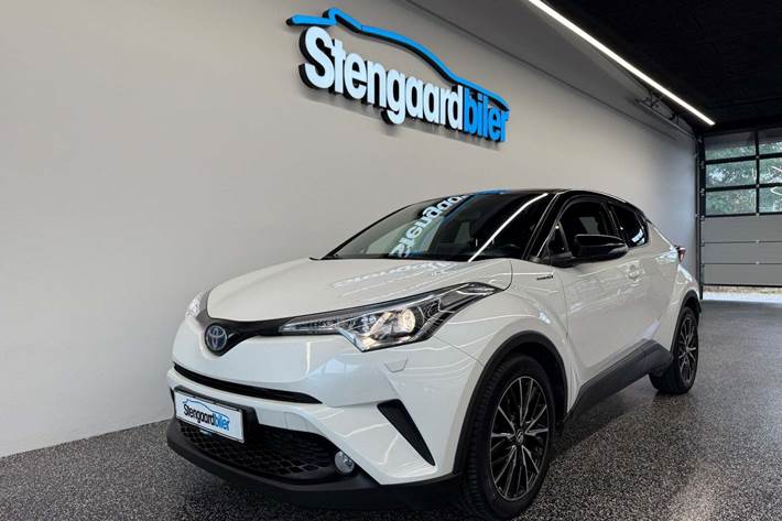 Hvid Toyota C-HR fra 2018 set udefra