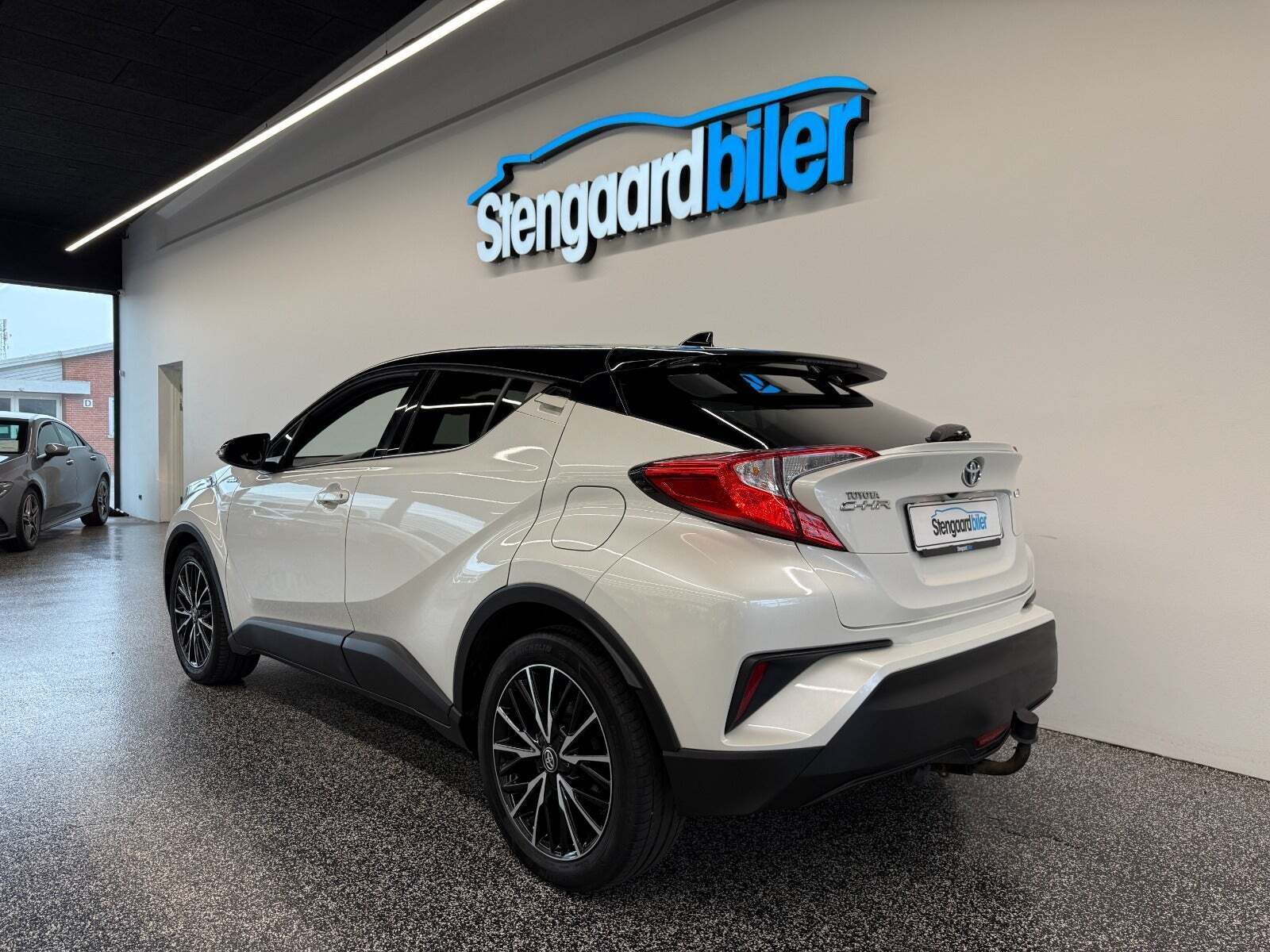 Toyota C-HR 1,8 Hybrid C-ENTER CVT