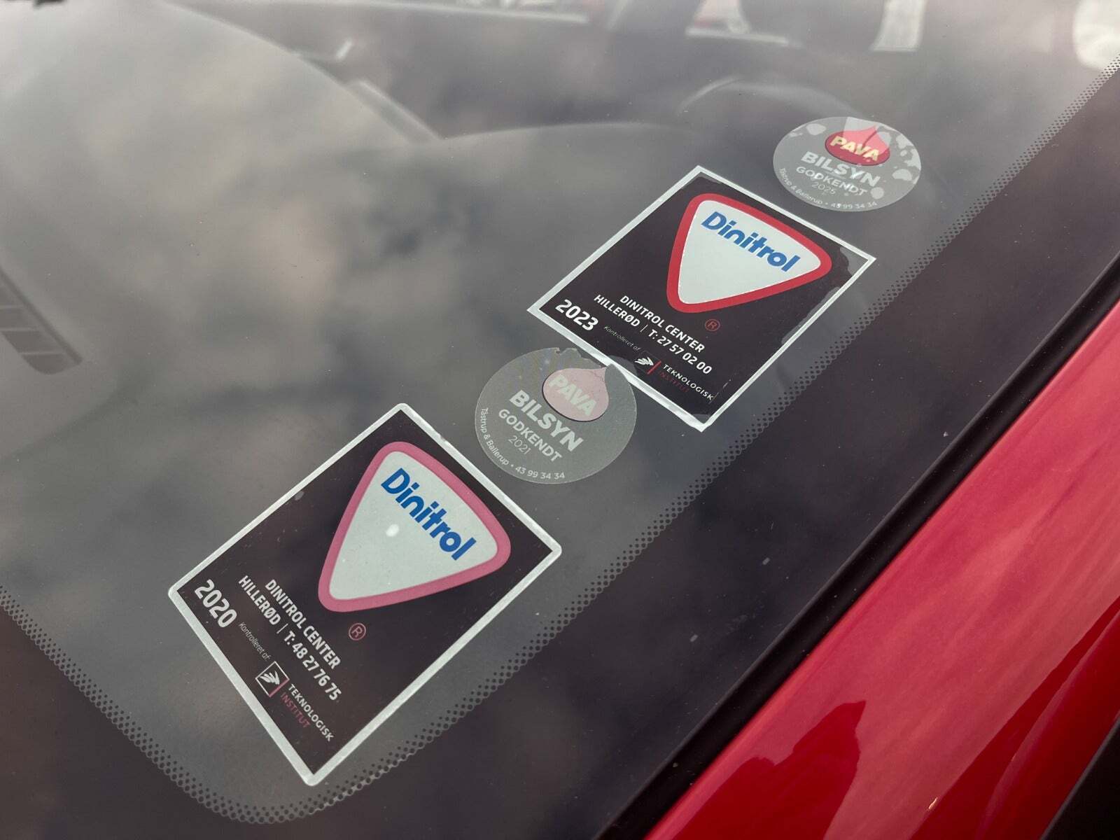 Rød Kia Rio fra 2017