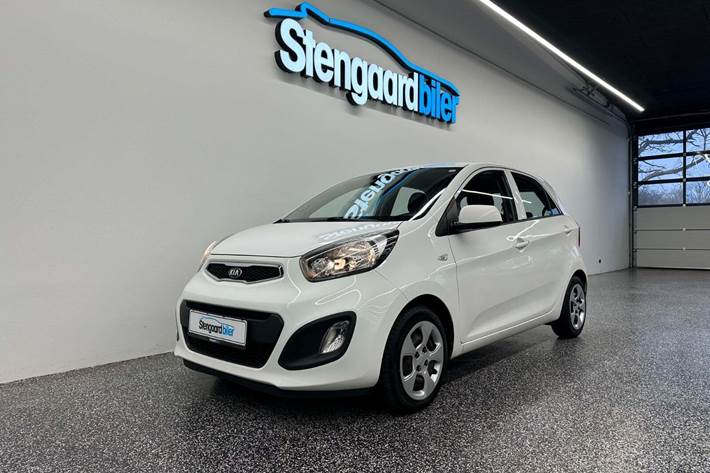 Hvid Kia Picanto fra 2015 set udefra