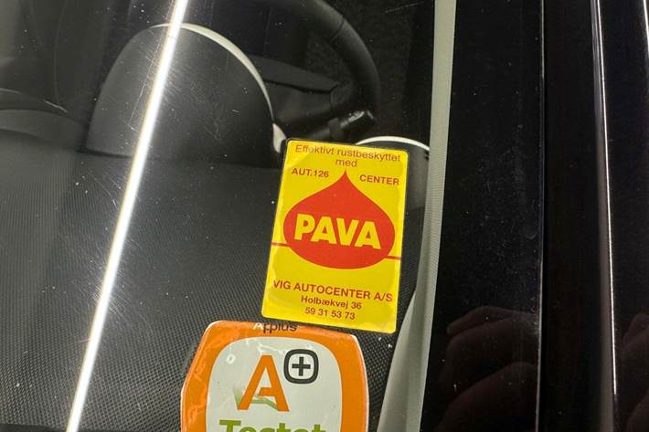 Sort Peugeot 107 fra 2011