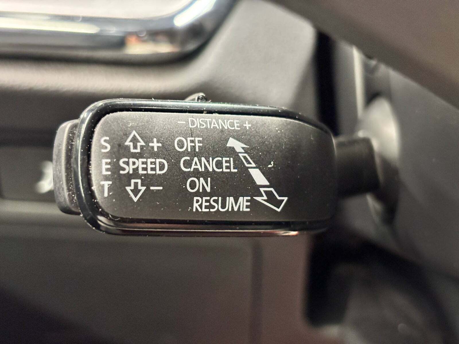 Grå Skoda Enyaq fra 2022