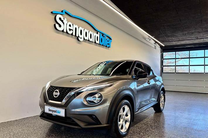 Grå Nissan Juke fra 2020 set udefra
