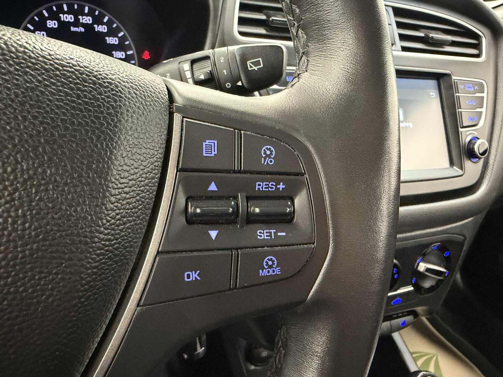 Sølv Hyundai i20 fra 2020