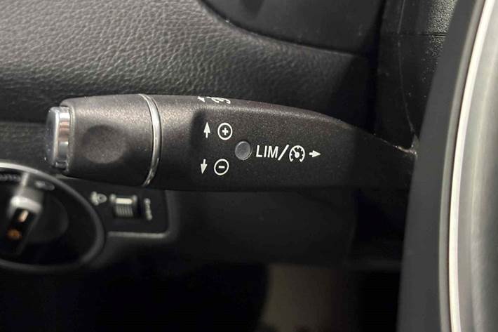 Hvid Mercedes CLA200 fra 2017