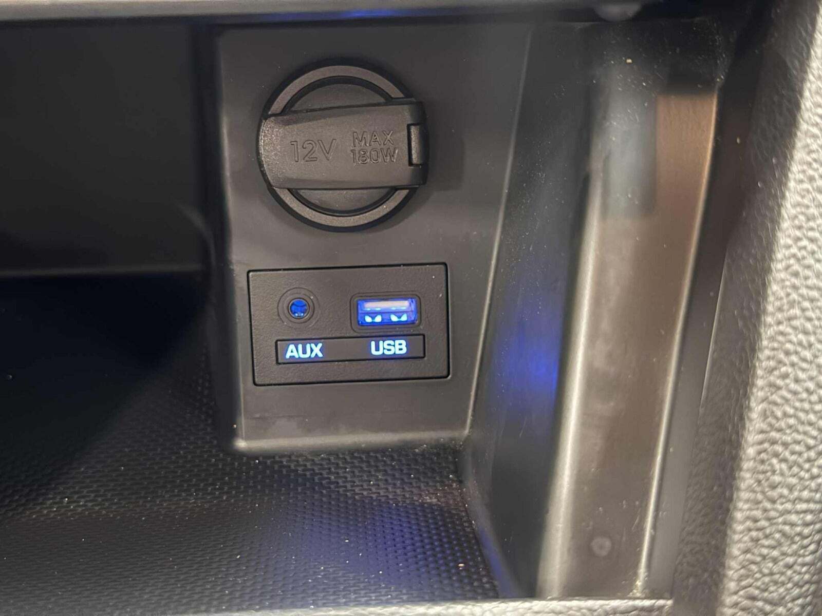 Grå Hyundai i10 fra 2019