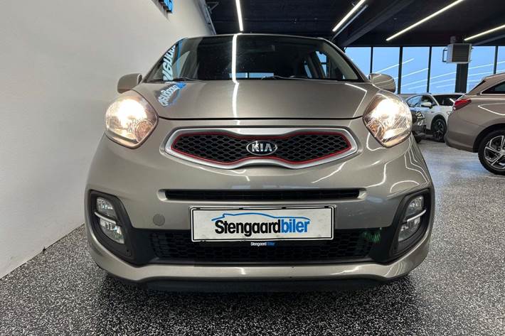 Grå Kia Picanto fra 2015