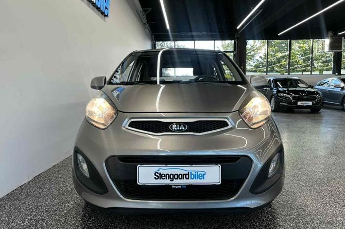 Grå Kia Picanto fra 2014
