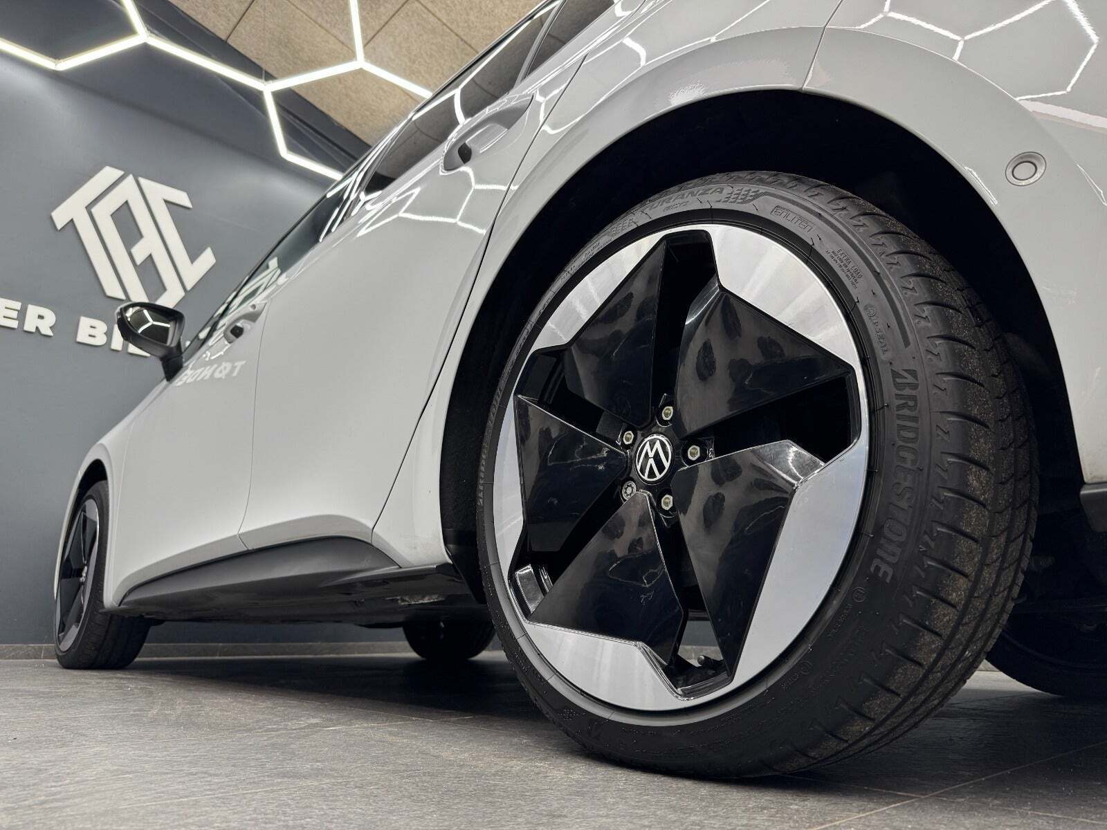 Hvid VW ID.3 fra 2023