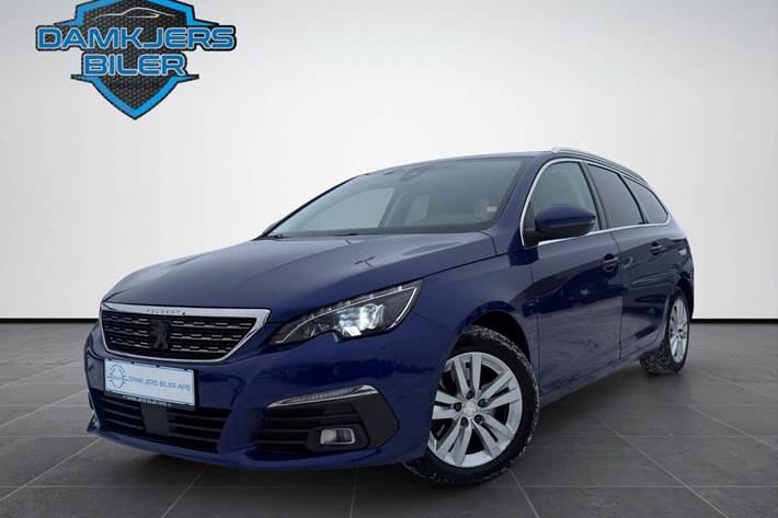 Blå Peugeot 308 fra 2017 set udefra