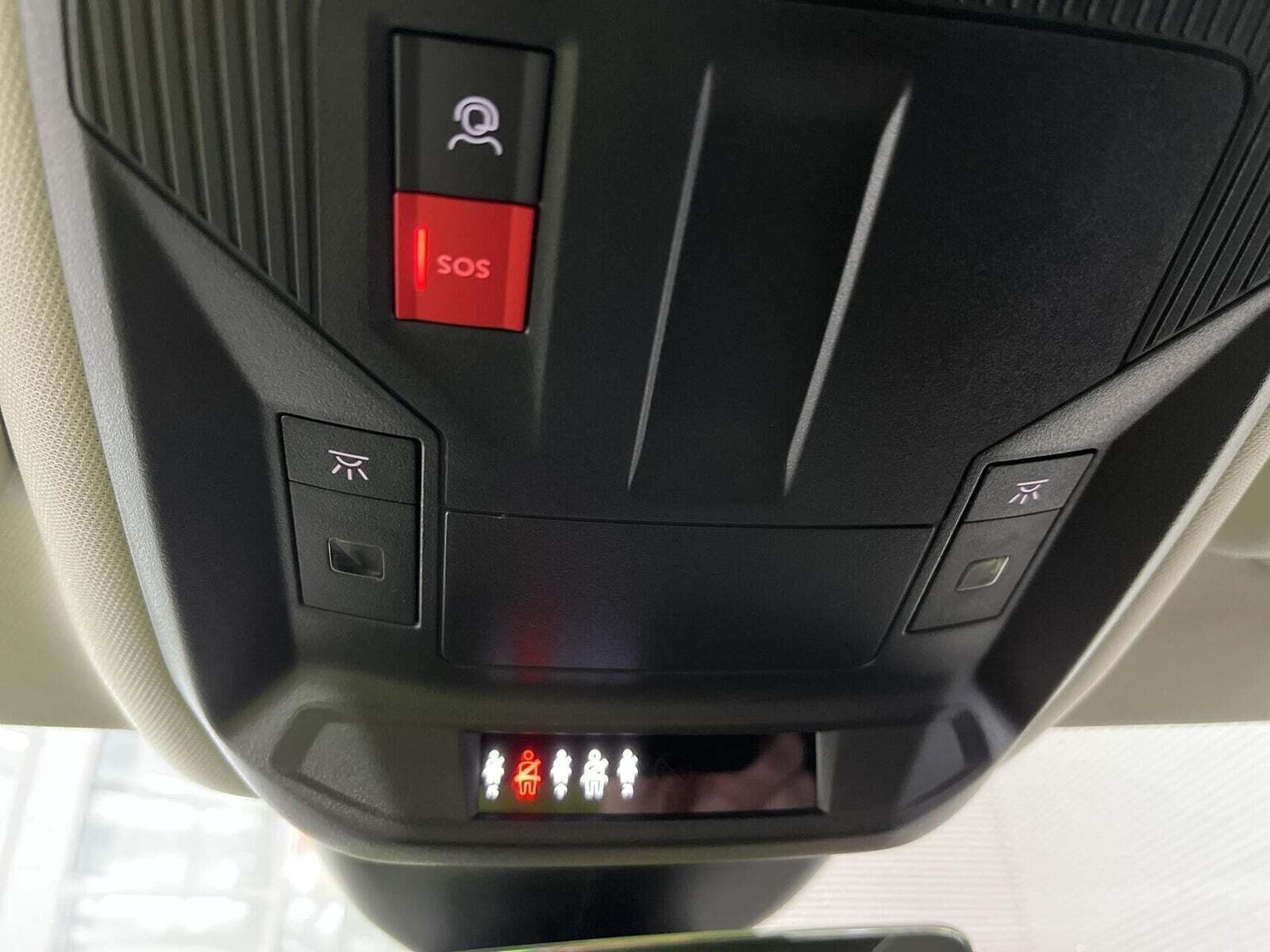 Grøn Peugeot 308 fra 2022