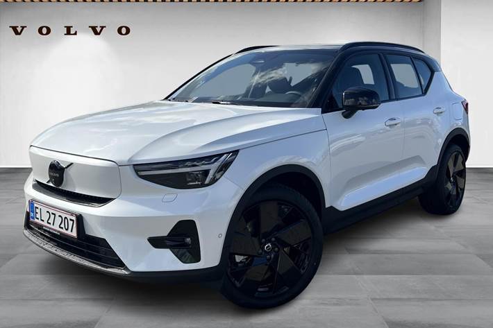 Hvid Volvo EX40 fra 2026 set udefra