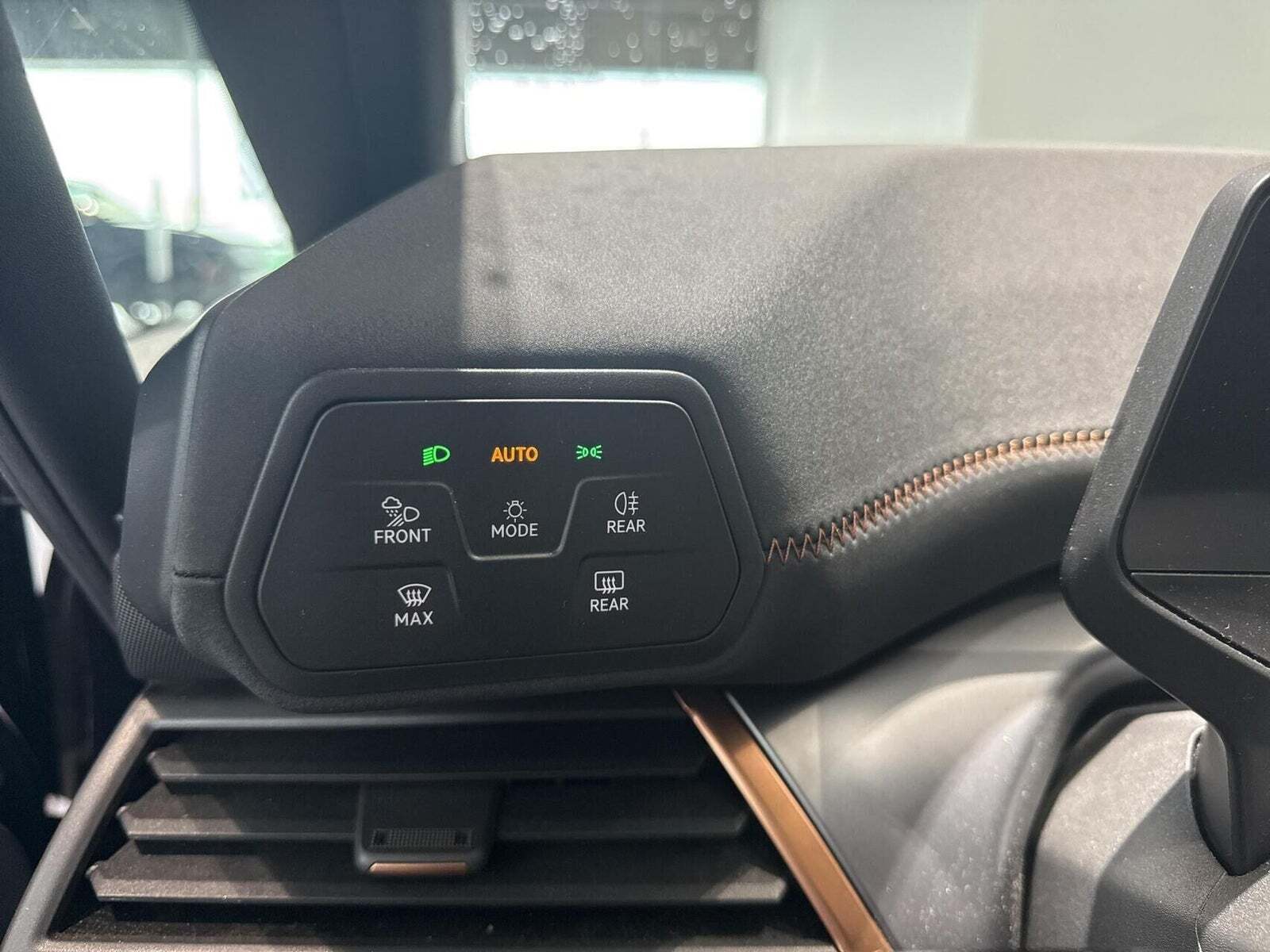 Blå Cupra Born fra 2022