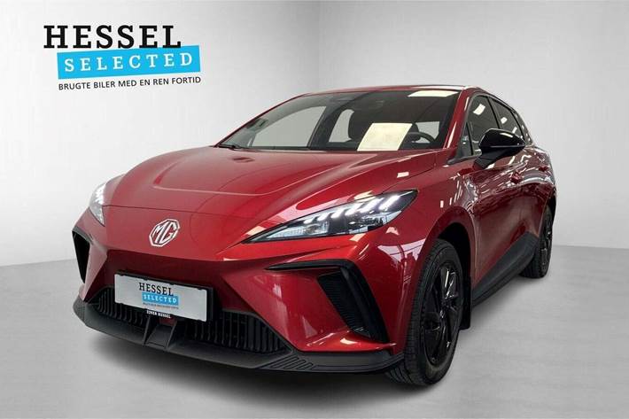 Rød MG 4 fra 2023 set udefra