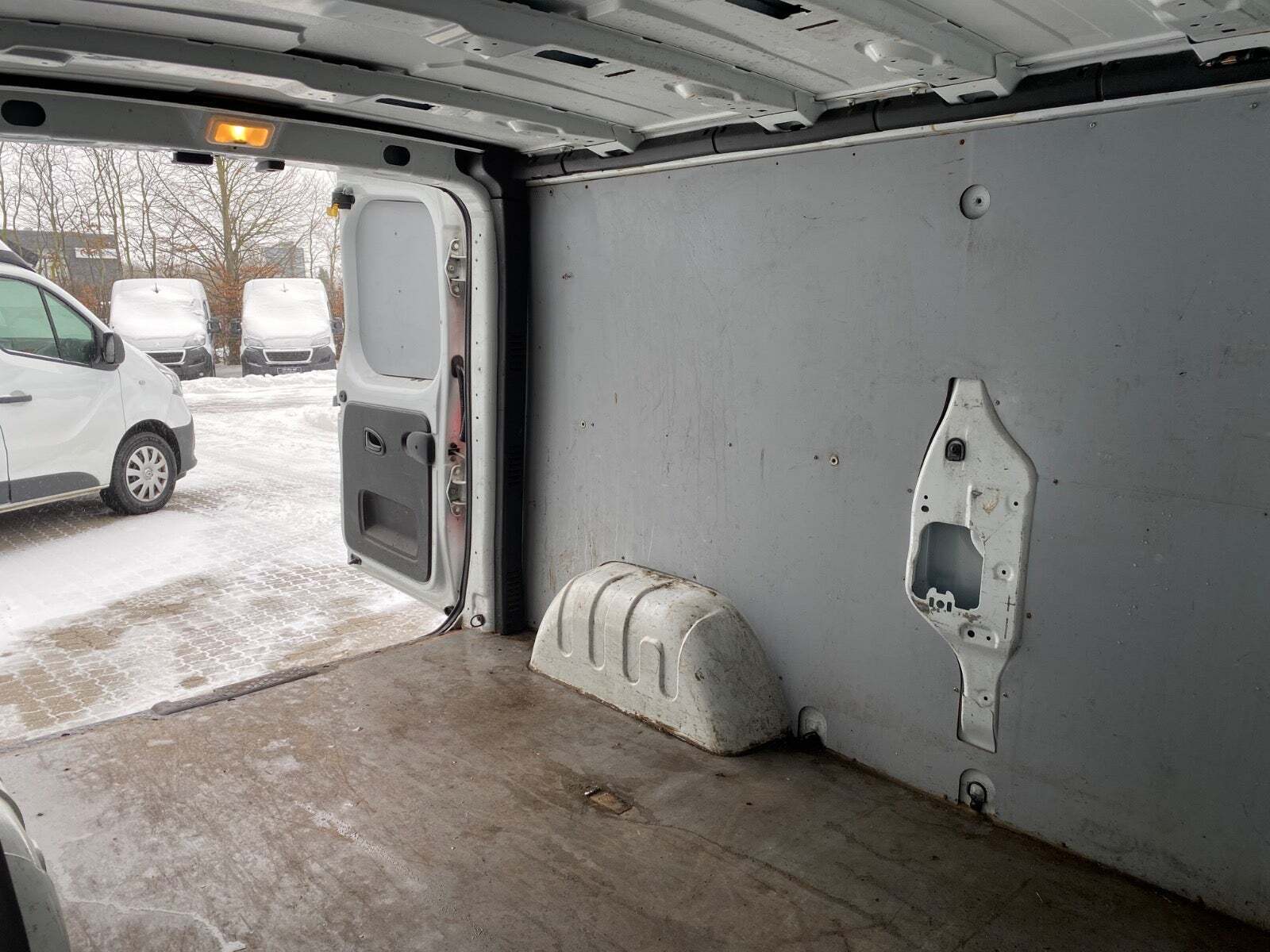 Hvid Renault Trafic T29 fra 2019