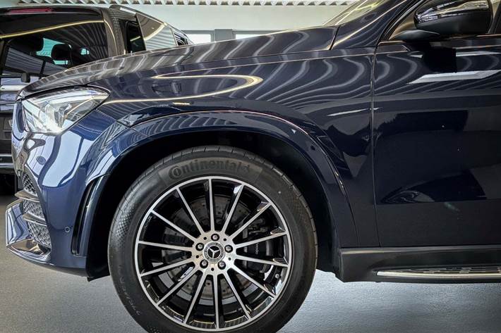 Blå Mercedes GLE350 de fra 2022