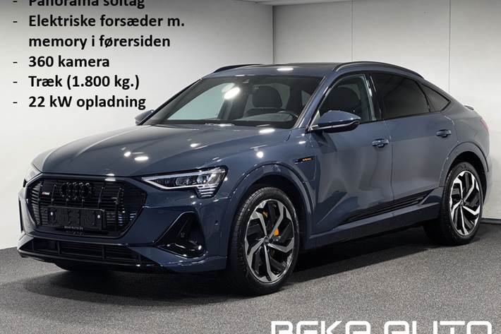 Blå Audi e-tron fra 2023 set udefra