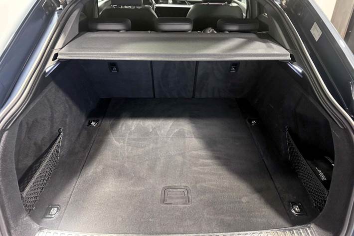 Blå Audi e-tron fra 2023