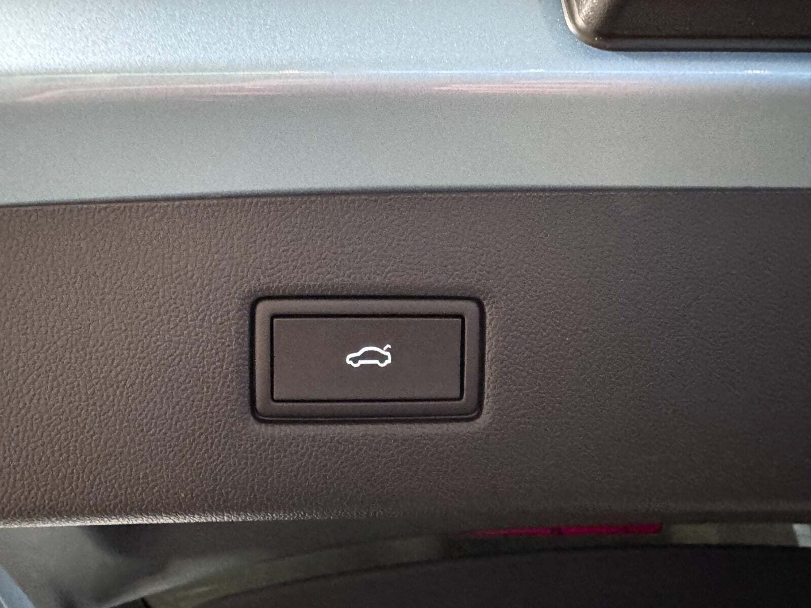 Blå Ford Explorer fra 2025