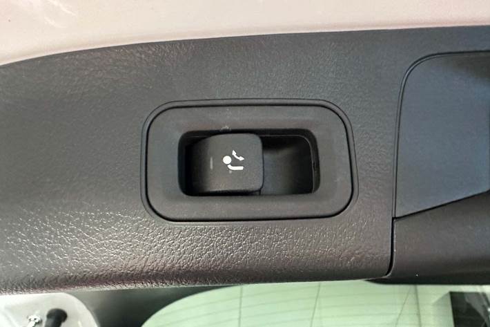 Hvid Mercedes EQA250 fra 2023