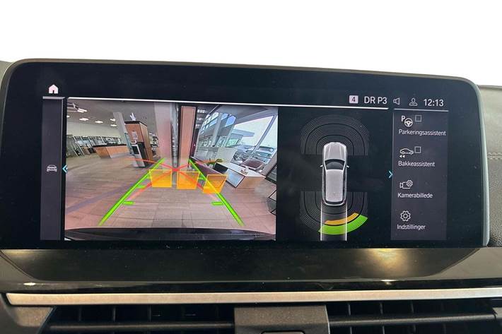 Grå BMW iX3 fra 2021