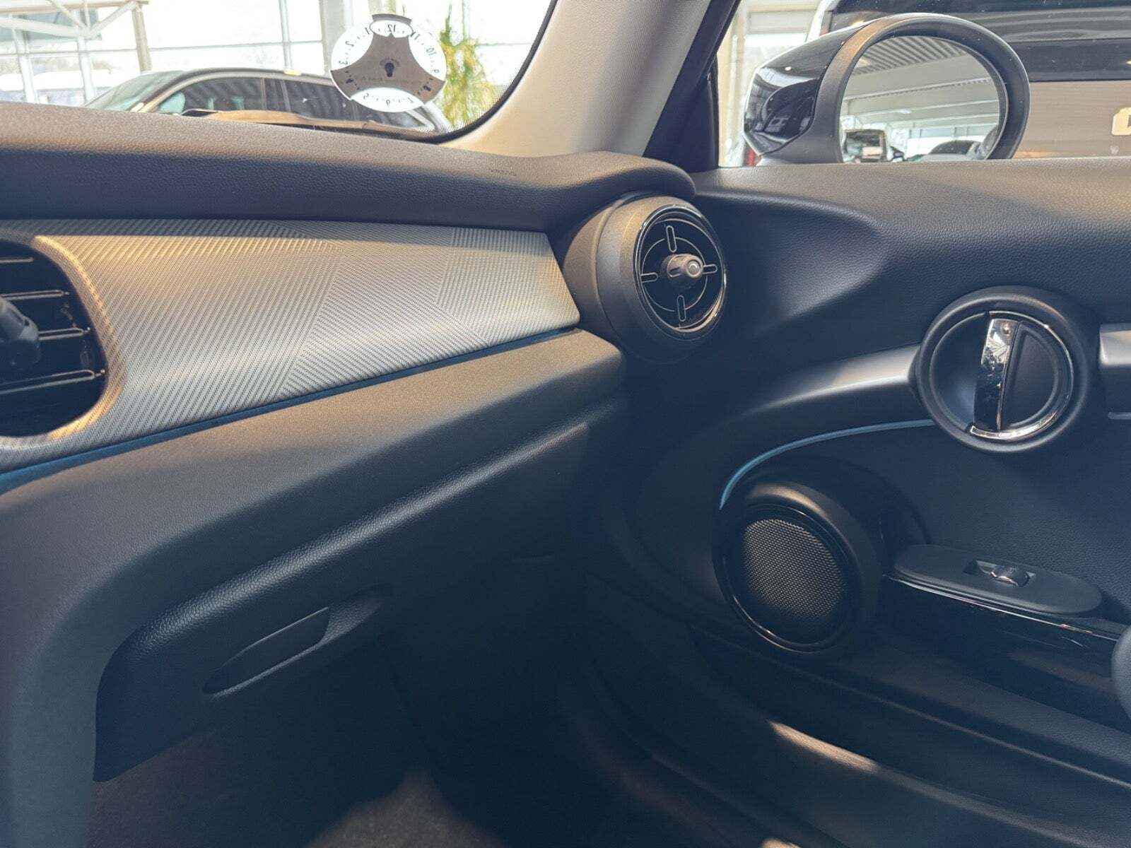 Grå Mini Cooper SE fra 2023