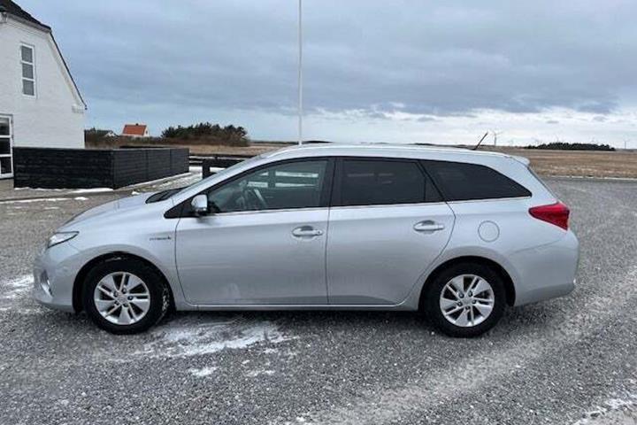 Sølv Toyota Auris fra 2013