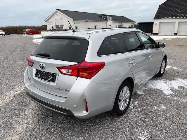 Sølv Toyota Auris fra 2013