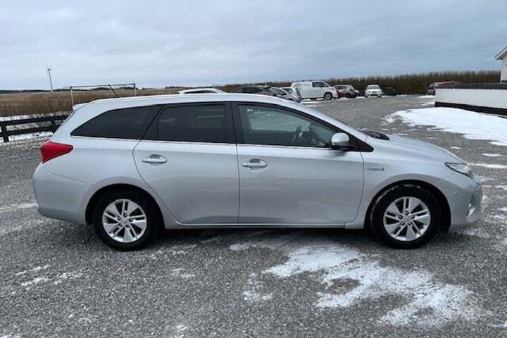 Sølv Toyota Auris fra 2013