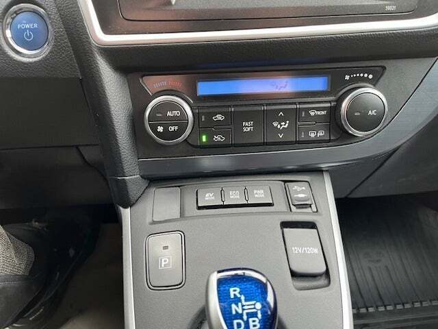Sølv Toyota Auris fra 2013