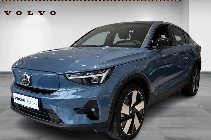 Blå Volvo C40 fra 2023 set udefra