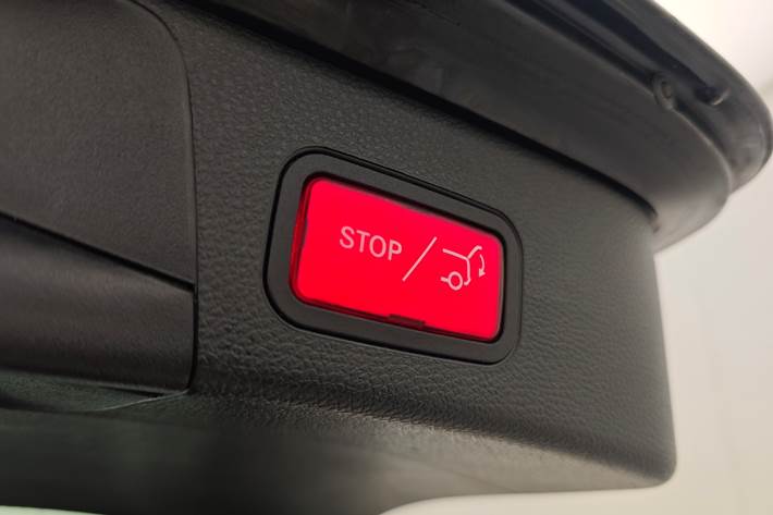 Sort Mercedes C300 de fra 2021