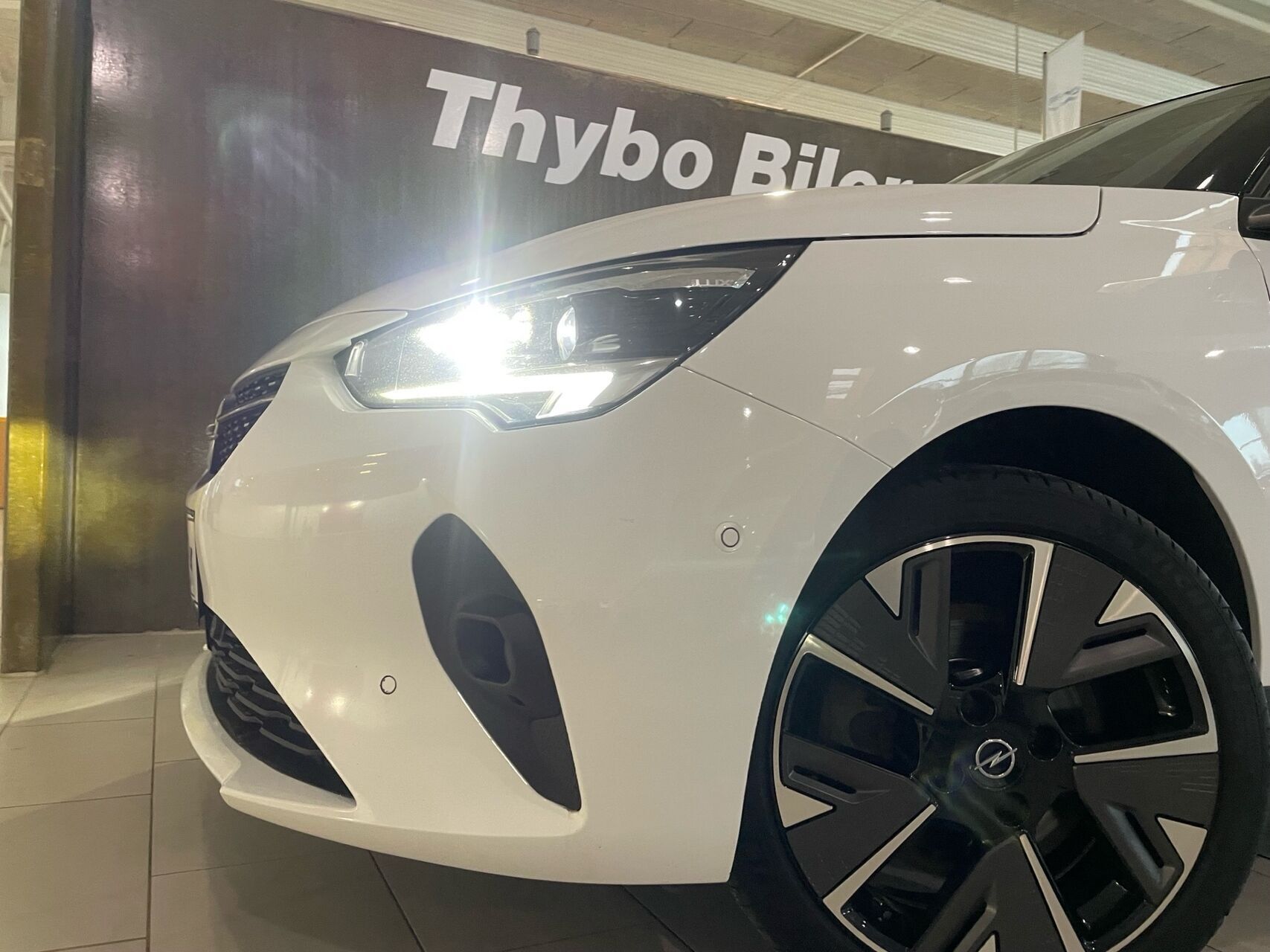 Hvid Opel Corsa-e fra 2021