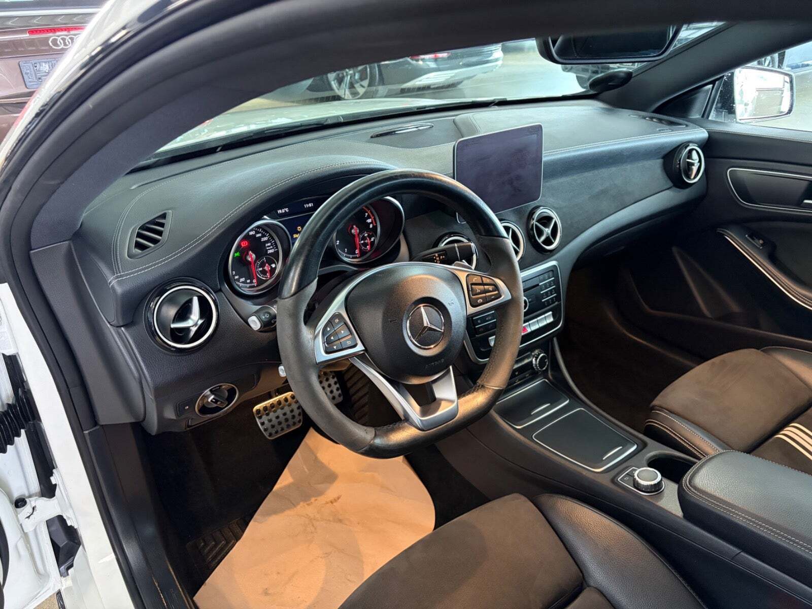 Mercedes CLA200 1,6 AMG Line Shooting Brake aut.